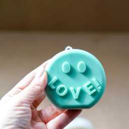 Happy Face Love Soy Wax Candle Minimalist Home Decor - thumbnail 2