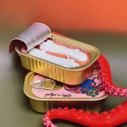 Pulpo in Tomato Sauce, The Og Tinned Fish Candle, Tin Seafood Unique Gift - thumbnail 2