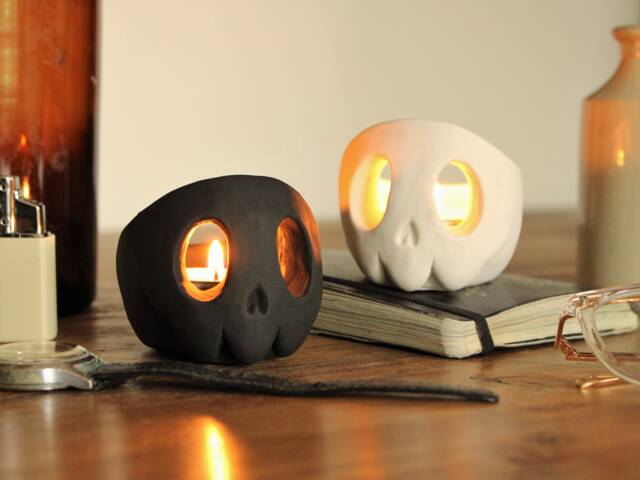 Skull Candle Holder Set - Tealight Gift Halloween Decoration - image 1