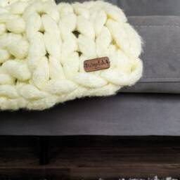 Ready To Ship - Chunky Knit Blanket, Throw Cable Giant - thumbnail 3
