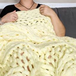 Ready To Ship - Chunky Knit Blanket, Throw Cable Giant - thumbnail 2