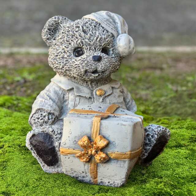 Winter Bear With Gift Sculpture Cute Animal Statue Handmade Holiday Figurine Indoor Ornament Garden Festive Decoration Yard Art - image 1