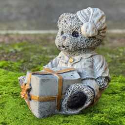 Winter Bear With Gift Sculpture Cute Animal Statue Handmade Holiday Figurine Indoor Ornament Garden Festive Decoration Yard Art - thumbnail 4
