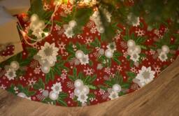 Red Floral Tree Skirt, Christmas Skirt - thumbnail 1