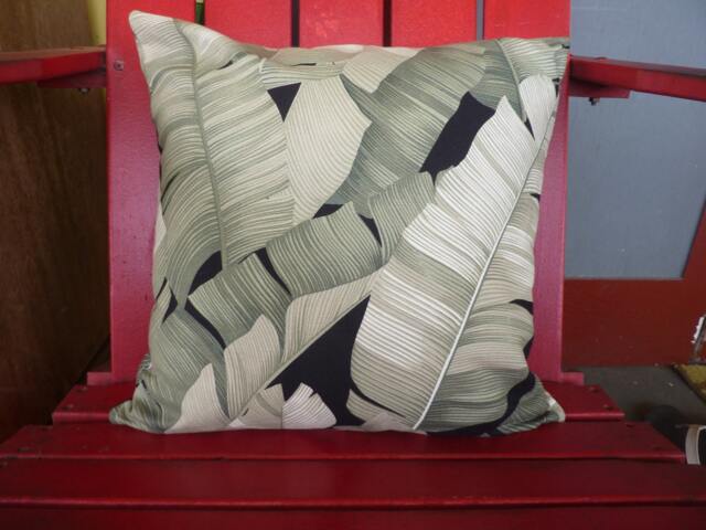 Hawaii Made Bark Cloth Zippered Pillow Cover, Hawaiian Barkcloth Fabric, Cotton Sofa Decor, Imu Rock Banana Leaf Pattern, For Couch - image 1