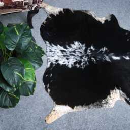 Medium Statement Cowhide Rug - Premium Black & White Hair-On Leather Design - thumbnail 4