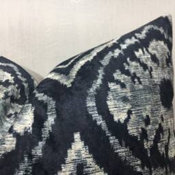 Handwoven Silk Ikat Pillow Cover, Modern Home Decor - 20x20 - thumbnail 3