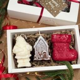 Handmade Christmas Candle Gift Box - Set Of 3 Soy Wax Candles - thumbnail 3