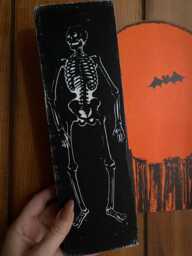 Retro Skeleton Wood Sign, Halloween Wall Decor - thumbnail 1