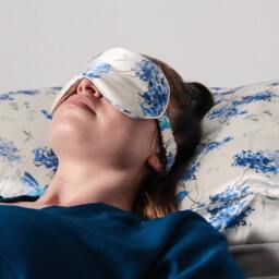 100% Mulberry Silk Pillowcase Both Sides Pattern With Eye Mask & Scrunchie Anti Ageing Smooth Skin & Hair Gift For Her Mother'sday - thumbnail 3