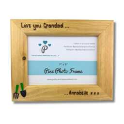 Grandparents Photo Frame Gift - Grandads Little Helper Personalised Pine Wood 7x5 - thumbnail 3