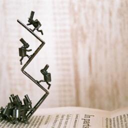 Happy Dreamer Bronze Zigzag Ladder Figurine - thumbnail 2