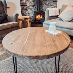 Olva Wooden Round Coffee Table With Hairpin Legs - thumbnail 2