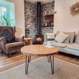 Olva Wooden Round Coffee Table With Hairpin Legs - thumbnail 3
