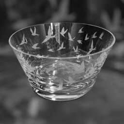 Swallows Crystal Bowl - Clear Crystal Glass 13.5cm Bowl With Engraved Swallows Design - thumbnail 1