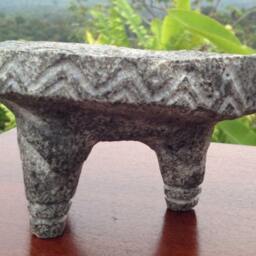 Borucan Indian Stone Metate, Grinding Sculpture, Authentic, Historical, Limited - thumbnail 2