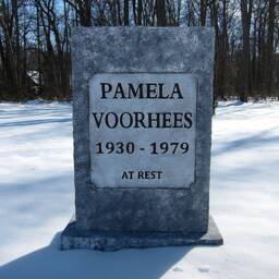 Pamela Voorhees Life Size Tombstone Movie Replica Friday The 13Th - thumbnail 2