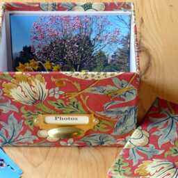 William Morris Photo Box Strawberry Thief Red, Handmade in England - thumbnail 2