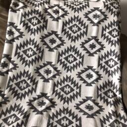 Wool Blend Blanket Throw in White With Dark Grey - Glacier - thumbnail 4