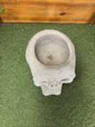 stone Garden Large Gothic Skull Planter Plant Pot Concrete Ornament - thumbnail 4