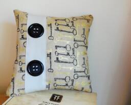 Pillow...decorative Throw Pillow...leather & Burlap...hand Made - thumbnail 1