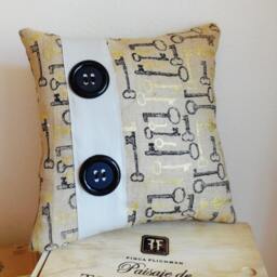 Pillow...decorative Throw Pillow...leather & Burlap...hand Made - thumbnail 3