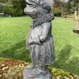 Resin Garden Large Mr Toad Ornament - thumbnail 3