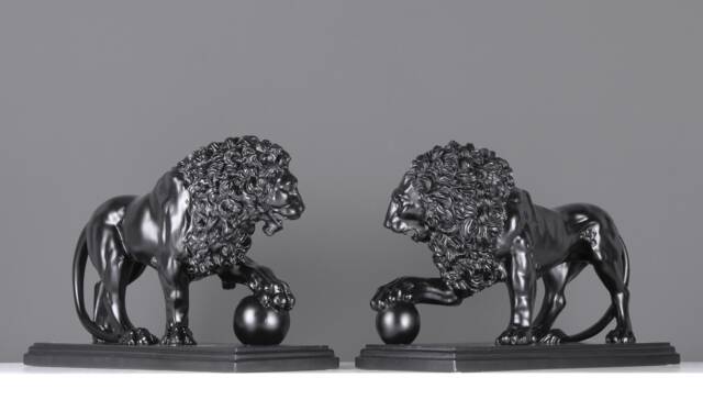 Black Medici Lion Statues On Base - In Pair - Antique Handmade in Europe 35 cm/13.8 - image 1