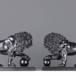 Black Medici Lion Statues On Base - In Pair - Antique Handmade in Europe 35 cm/13.8 - thumbnail 2