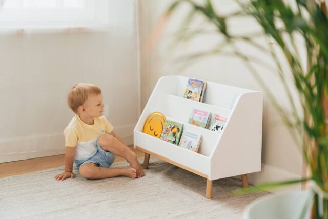 Kids Front Facing White Montessori Book Shelf For Smaller & Bigger Books Storage - image 1
