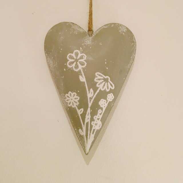 Large Grey Metal Hanging Heart Decoration With Daisy - The Home & Hearts Shop Rustic Wall Wedding Gift Christmas - image 1