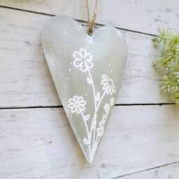 Large Grey Metal Hanging Heart Decoration With Daisy - The Home & Hearts Shop Rustic Wall Wedding Gift Christmas - thumbnail 2