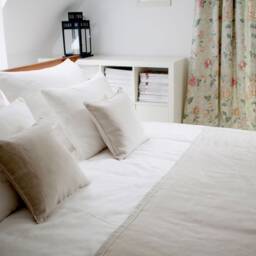 White Linen Bedding Queen Set - Duvet Cover, 4 Pillow Cases , Wedding Gift, White Linen - thumbnail 3