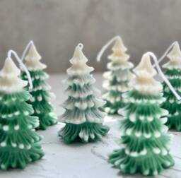 Fraser Fir Scented Christmas Tree Candle Hand-Poured Soy Wax - thumbnail 1