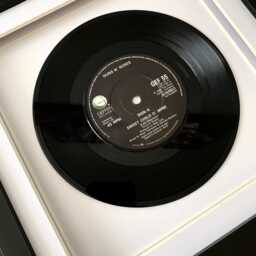 Guns N Roses - Sweet Child O Mine Framed 7 Inch Vinyl Record Music Wall Art Gift - thumbnail 2