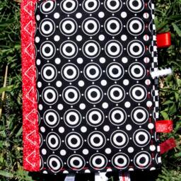 High-Contrast Black & White Baby Book Sensory Crinkle Toy With Red Tags - thumbnail 4