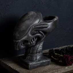 xenophyte Alien Head Planter - Cast Stone Sci Fi Plant Pot Handmade UK - thumbnail 4