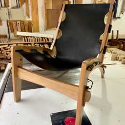 Quilpo Black Leather Lounge Chair & Ottoman Mid-Century Modern Design - thumbnail 4