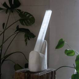 Selenite Lamp - White Cement/Selenite Powder Base - thumbnail 2