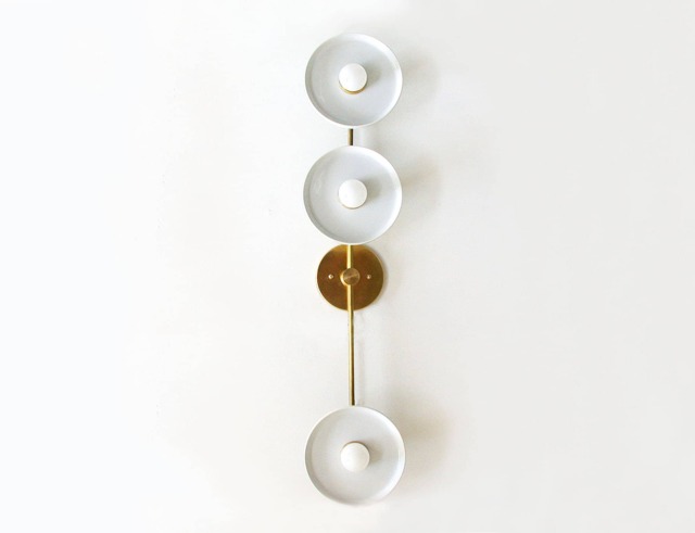 White Ceramic & Brass Triple Wall Fixture Light Sconce Living Room Dining - image 1