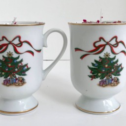 Set Of 2 Lavender Scented Soy Wax Candles in Festive Christmas Tree Coffee Mugs - thumbnail 2
