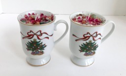 Set Of 2 Lavender Scented Soy Wax Candles in Festive Christmas Tree Coffee Mugs - thumbnail 1