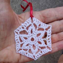 Crochet Snowflake Ornaments White Cotton With Silver Sparkle, Set Of 4 - thumbnail 2