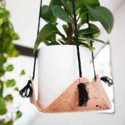 Adjustable Leather Plant Hanger Hammock - Hand-Painted Speckled Splatter Pattern Modern Hanging Planter - thumbnail 2