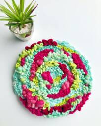 Brightest Blooms 12-Inch Round Woven Wall Hanging - thumbnail 1