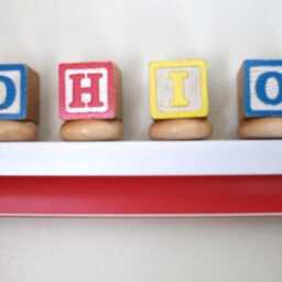 Ohio Color Wooden Blocks On Red & White Mirror - thumbnail 2