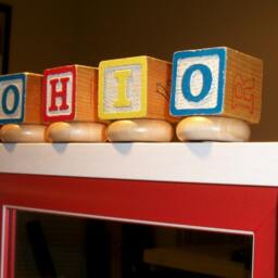 Ohio Color Wooden Blocks On Red & White Mirror - thumbnail 3