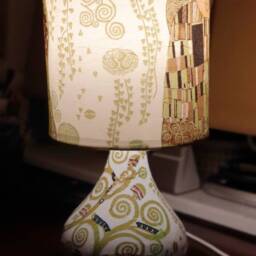 Klimt's The Kiss Decoupage Table Lamp - Abstract Art Night Light - thumbnail 3