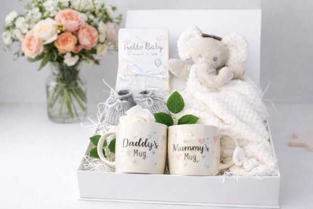 Unisex Baby Hamper Elephant Comforter, Milestone Cards, Mummy & Daddy Mugs - image 1