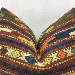 Vintage Kilim Pillow Cover, Bohemian Throw Pillow, Handwoven Turkish Accent, 16x24 - thumbnail 2